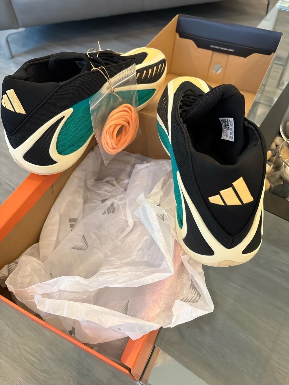 adidas ae2s size